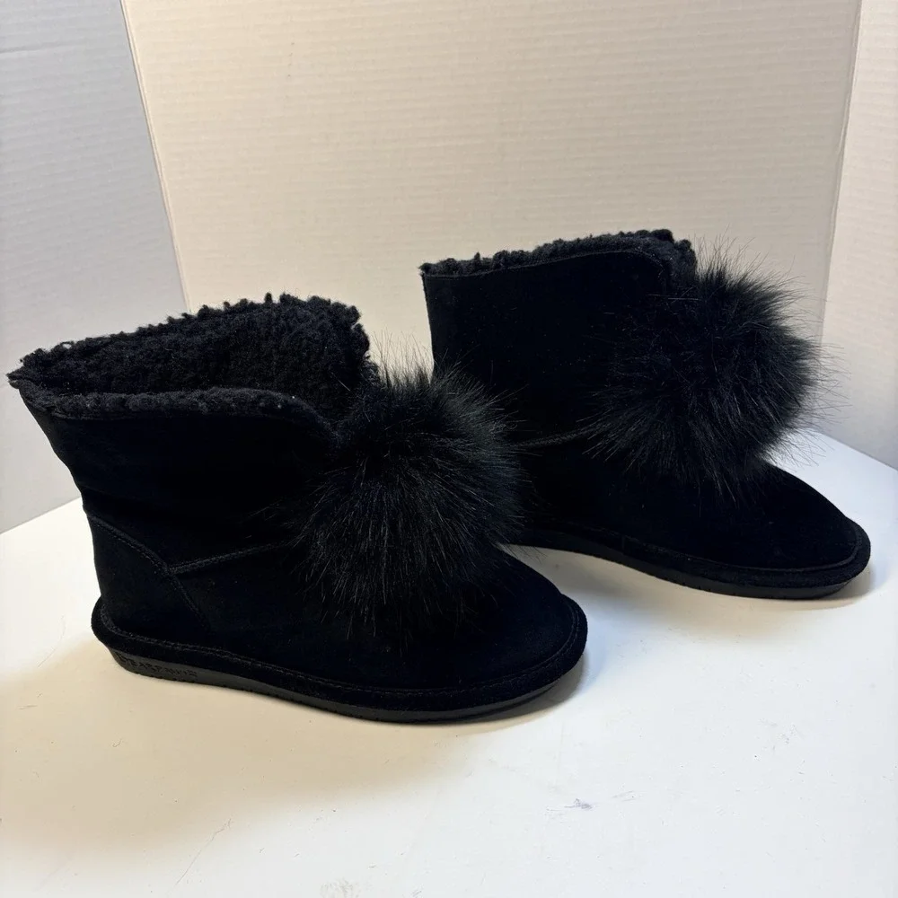 Bearpaw Black Suede Fur Pom Pom‎ Cozy Boots Size 8